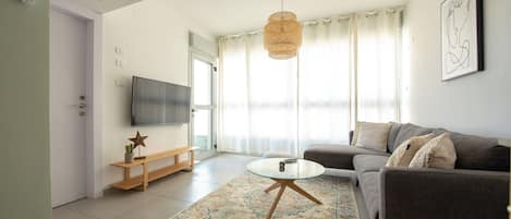 Appartement, 2 chambres, balcon | Télévision