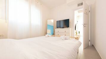 Apartemen, 2 kamar tidur, balkon | 2 kamar tidur, meja kerja, kedap suara, dan Wi-Fi gratis