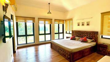 3 bedrooms, WiFi, bed sheets