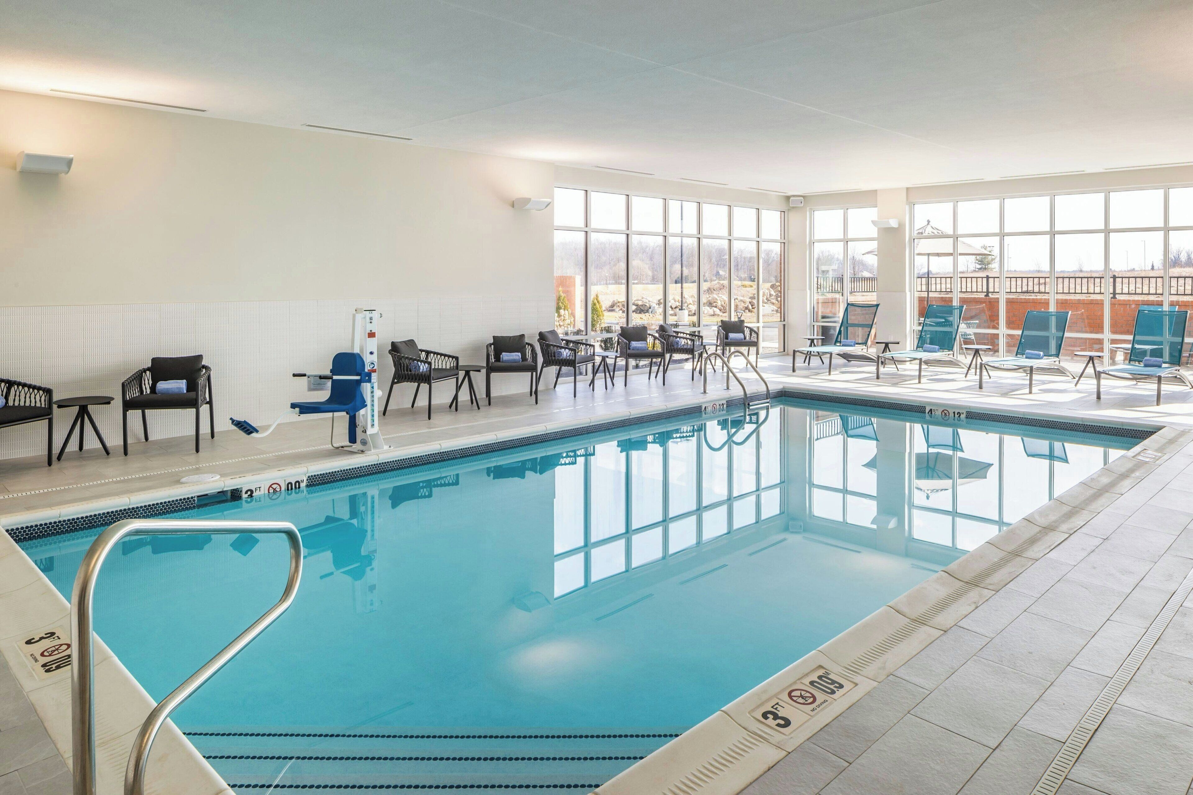 สระว่ายน้ำในร่ม