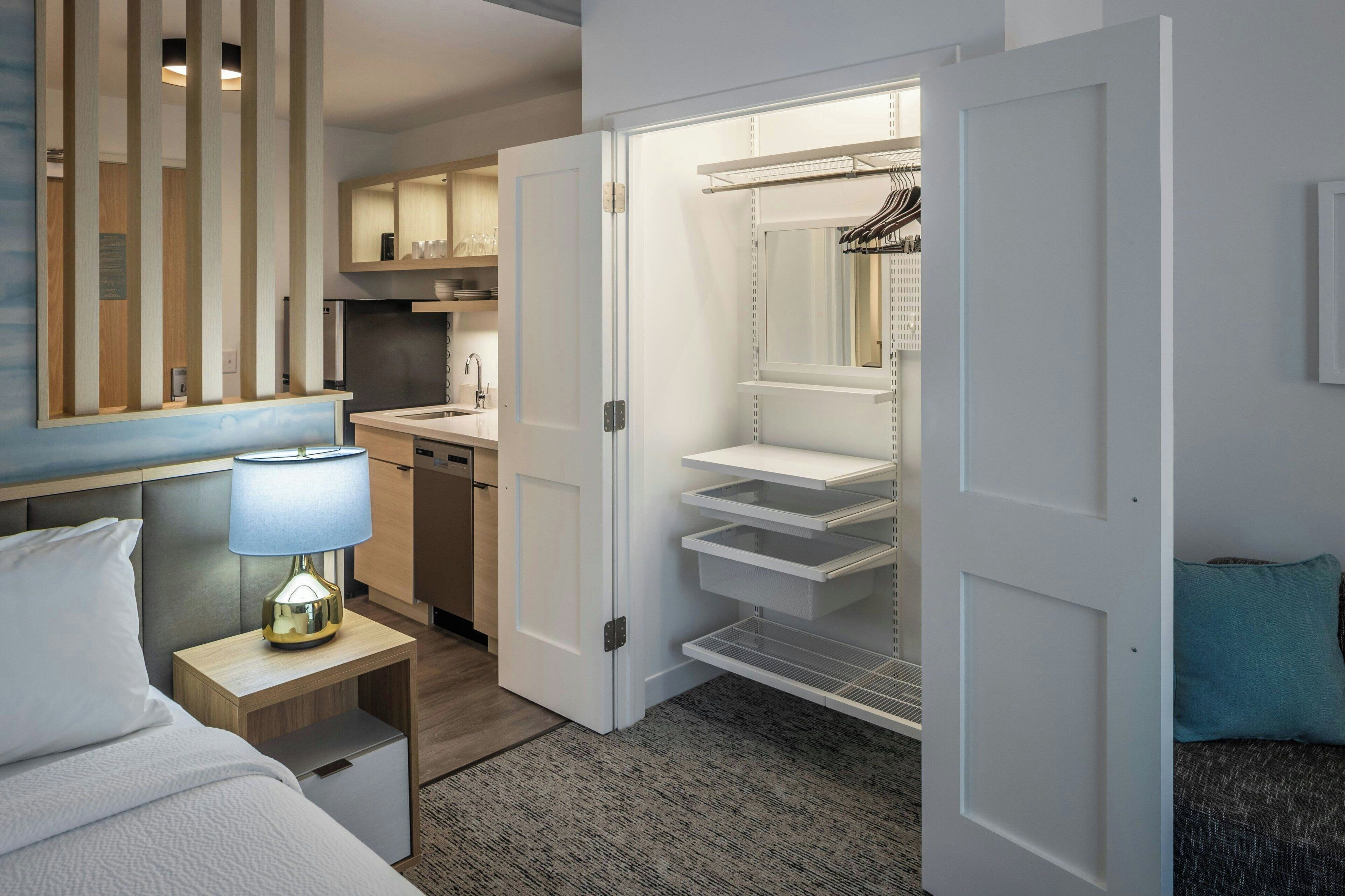 สตูดิ โอ, เตียงคิงไซส์ 1 เตียง และโซฟาเบด