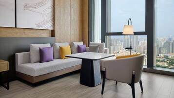 Daunenbettdecken, Minibar, Zimmersafe, Verdunkelungsvorhänge