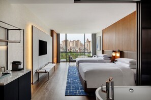 2 bars/lounges, lobby lounge