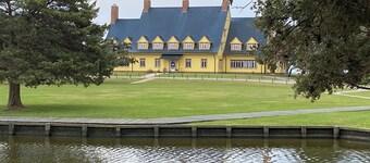 EXCEPTIONAL LOCATION - LUXURY VILLA STEPS AWAY FROM THE BEACH AND POOL