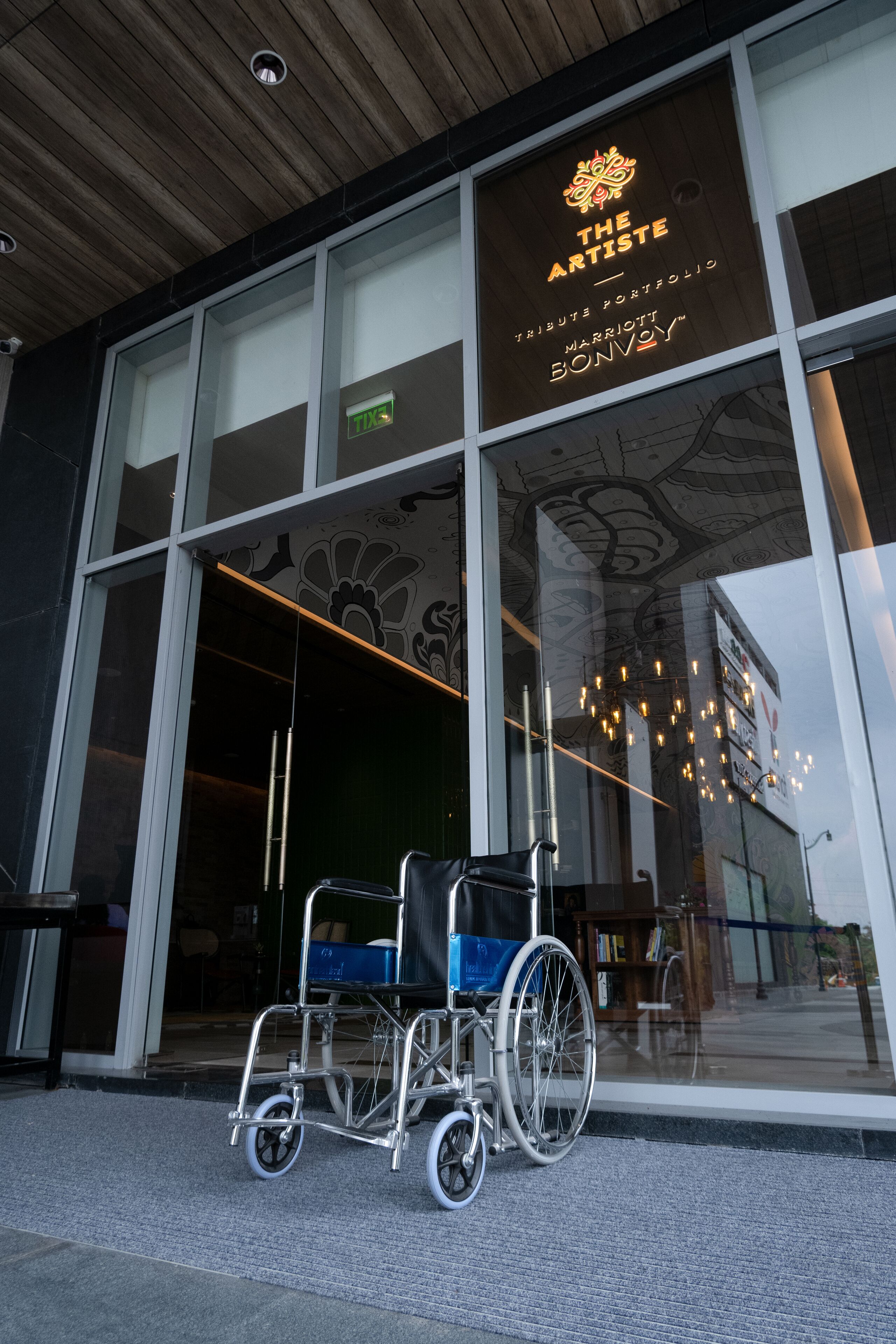 Guest wheelchair