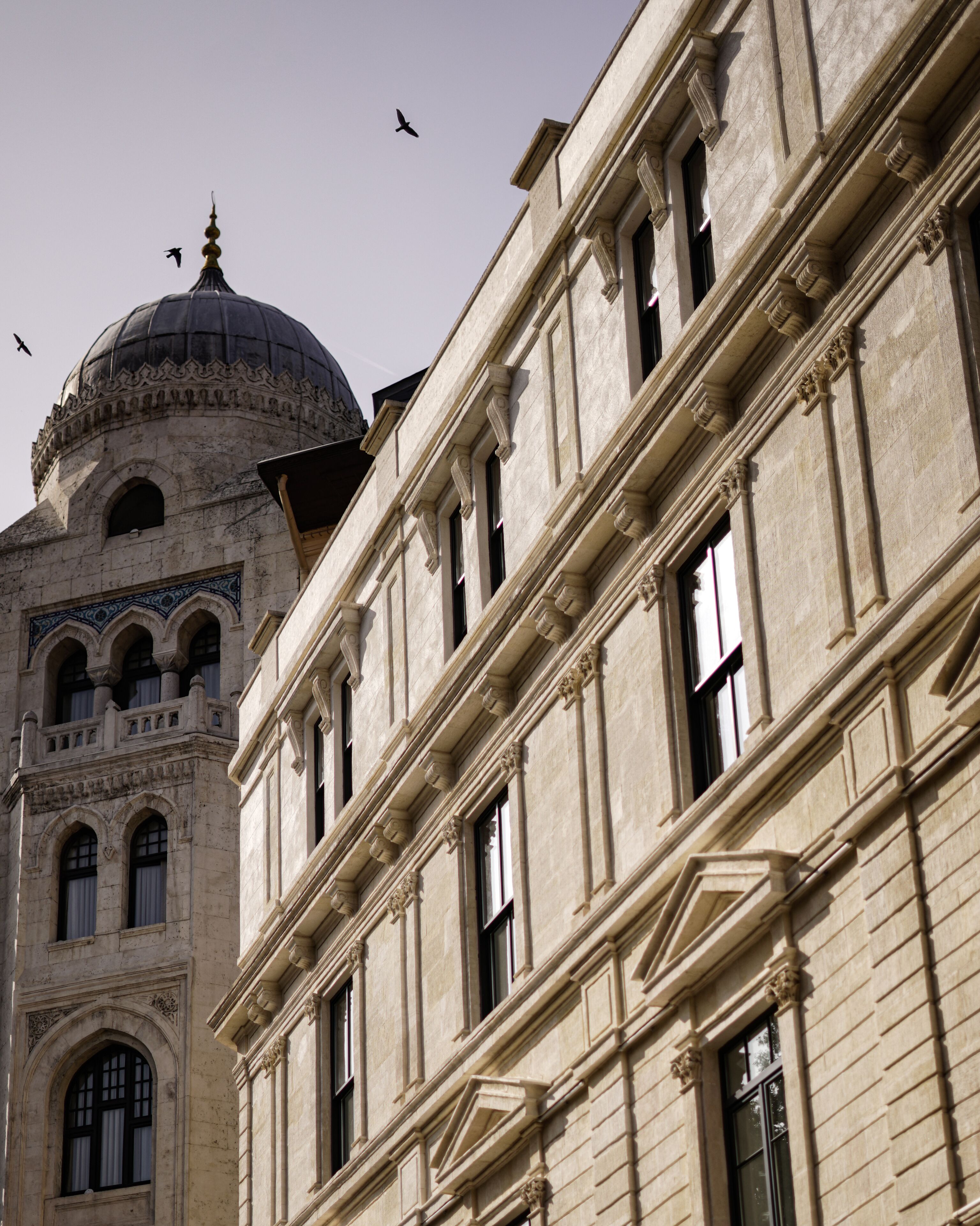 المنشأة من الخارج