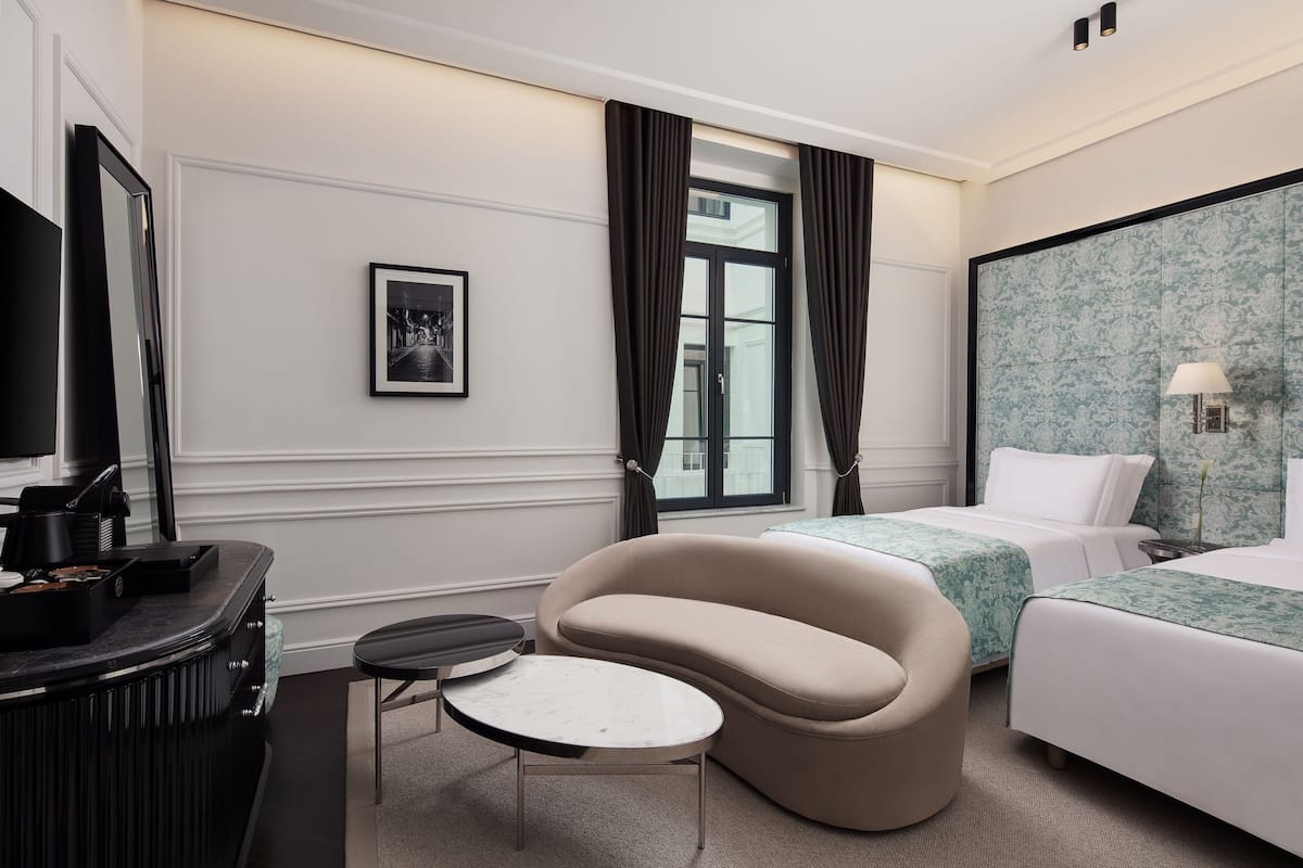 Deluxe Room, 2 Twin Beds, Non Smoking (View) | City view