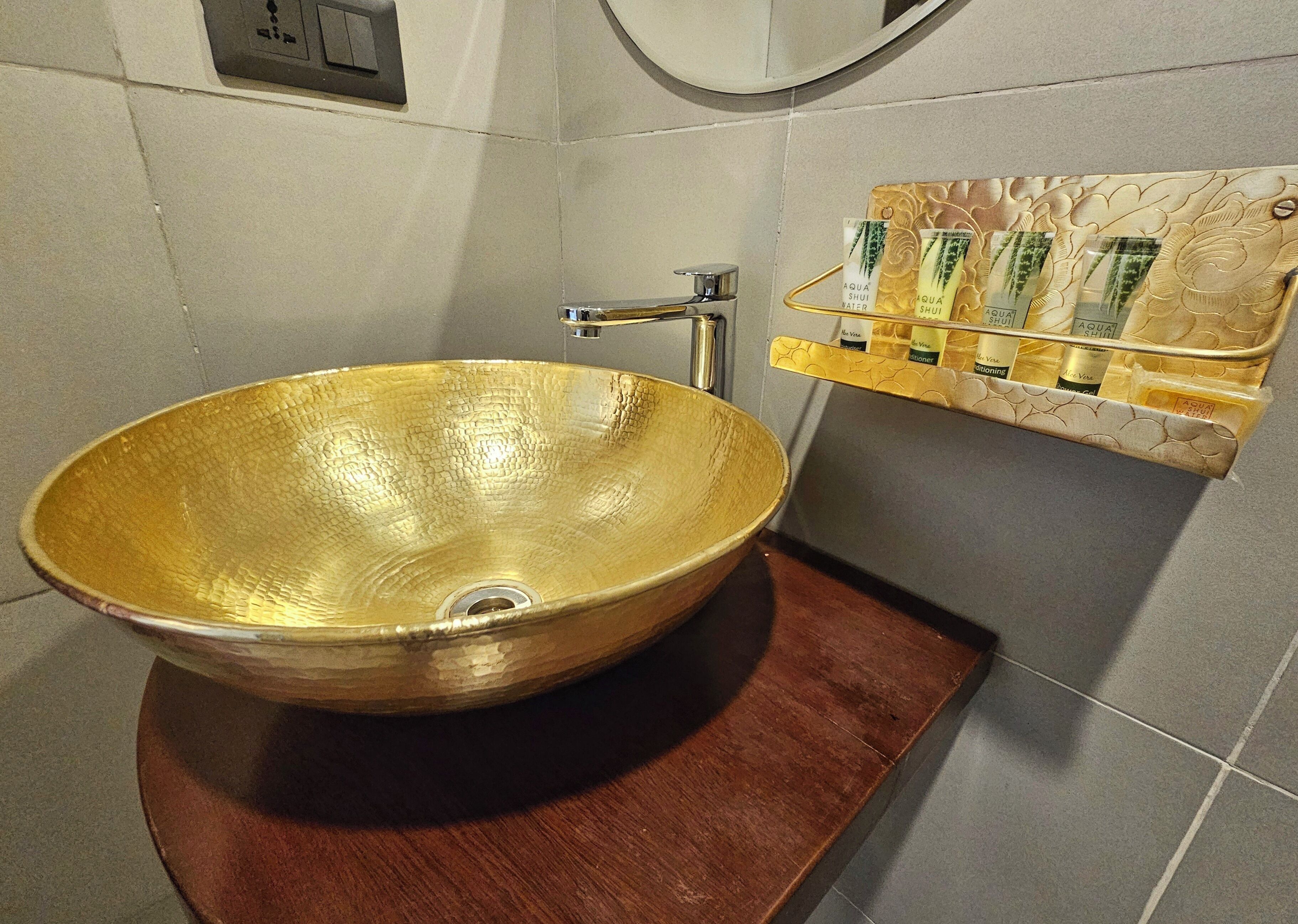 Shower, rainfall showerhead, designer toiletries, hair dryer