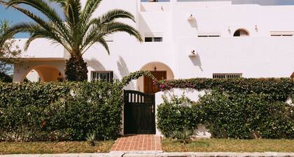 Villa de rêve en bord de mer avec vue sur la Méditerranée 