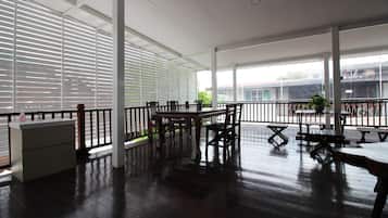 Room, 1 Bedroom, Smoking, Balcony | Dining
