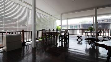 Room, 1 Bedroom, Smoking, Balcony | Dining