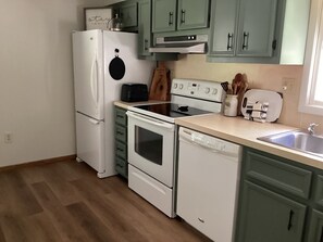 Fridge, microwave, oven, stovetop - Raystown Lake getaway <br>3 bedroom 2 bath<br> (Huntingdon)