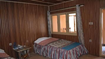 Deluxe Double Room | Iron/ironing board, free WiFi