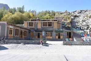 Exterior - Siliva Hotel & Resort (Ghulkin)