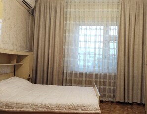 1 soverom, strykejern/-brett, wi-fi og sengetøy