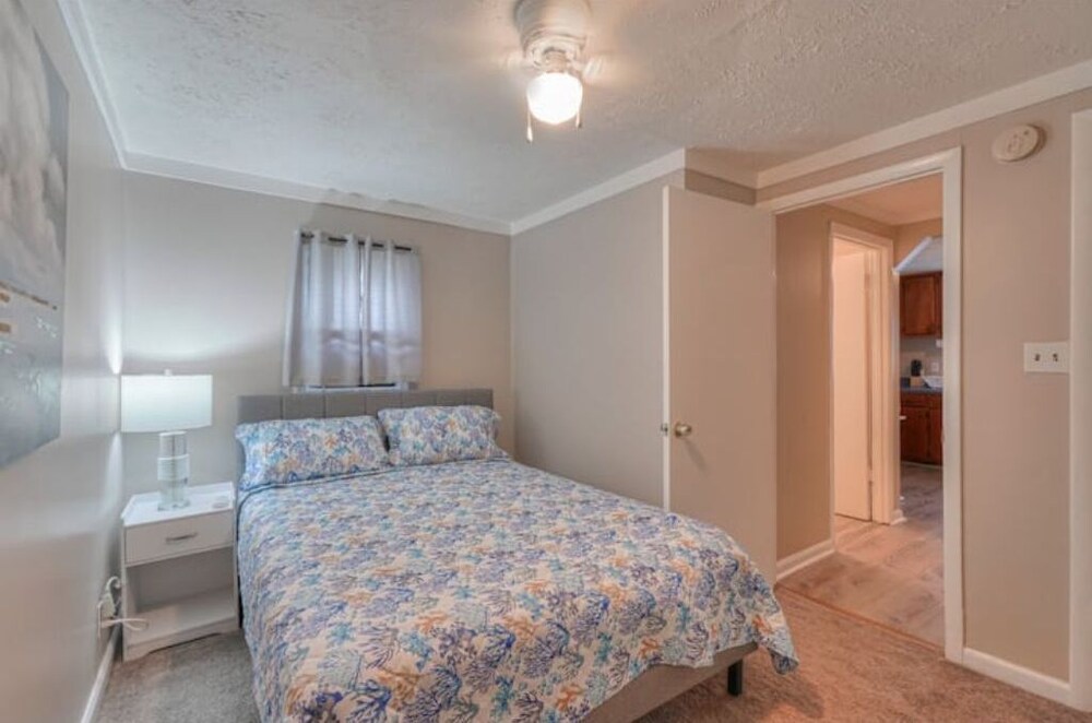 Ridgely Cozy, contemporary Murfreesboro Vrbo