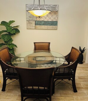 Dining - Cozy and Quiet gettaway with pool, near Historic District and Water Park (Montgomery)