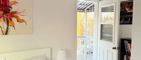 3 bedrooms, desk, iron/ironing board, travel cot