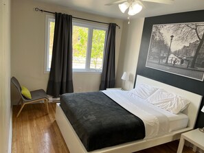 3 bedrooms, desk, iron/ironing board, travel cot