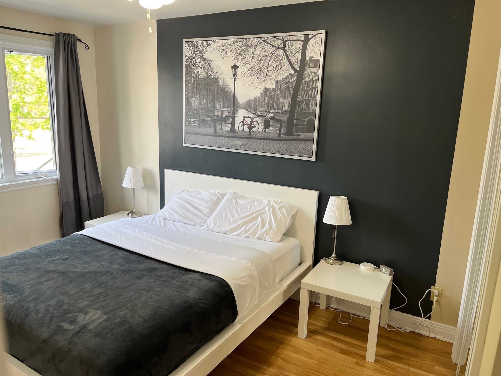 3 bedrooms, desk, iron/ironing board, travel crib