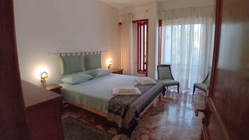 3 chambres, fer et planche Ă repasser, Wi-Fi, draps fournis