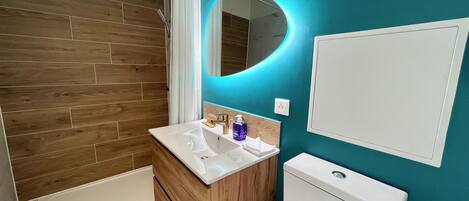 Free toiletries, hair dryer