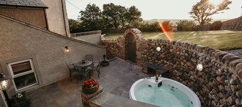 A cottage that sleeps 2 guests  in 1 bedroom