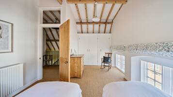 2 Schlafzimmer, Reisekinderbett, Internetzugang, Bettwäsche