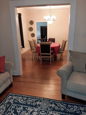 Interior - Delia's River Retreat: Charming 3 Bedroom Cottage in St. Marys, Georgia (St. Marys)