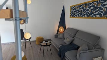 Smart-TV, Kamin, Tischtennisplatte