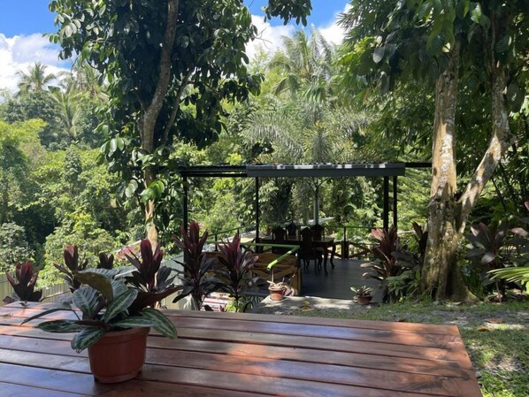 Outdoor dining - Retreat to Blissful Hillcreek (Murcia, Negross Occidental)