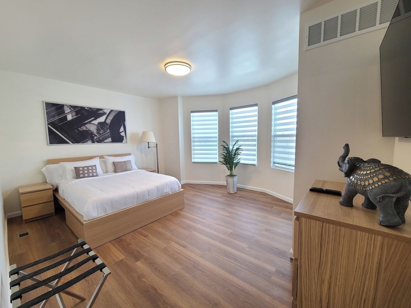 4 bedrooms, WiFi, bed sheets