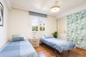 3 chambres, bureau, fer et planche Ă repasser, Wi-Fi