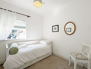 2 chambres, fer et planche à repasser, Wi-Fi gratuit, draps fournis