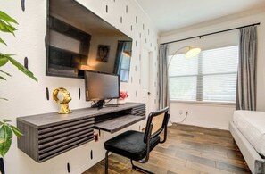 1 bedroom, iron/ironing board, travel cot, WiFi