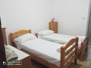 1 bedroom, bed sheets