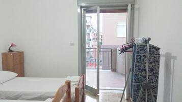 1 habitación y ropa de cama