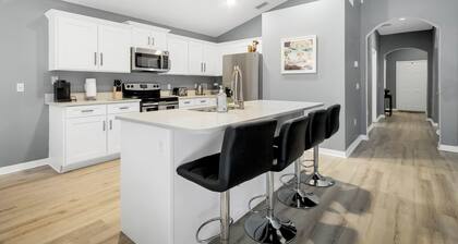 Champions Gate!*Disney Themes!*4 Bedrooms!*Private Pool!*