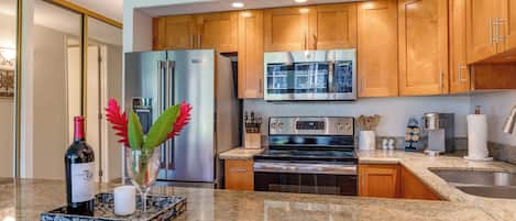 Microondas, lavavajillas, cafetera y tetera y tetera eléctrica