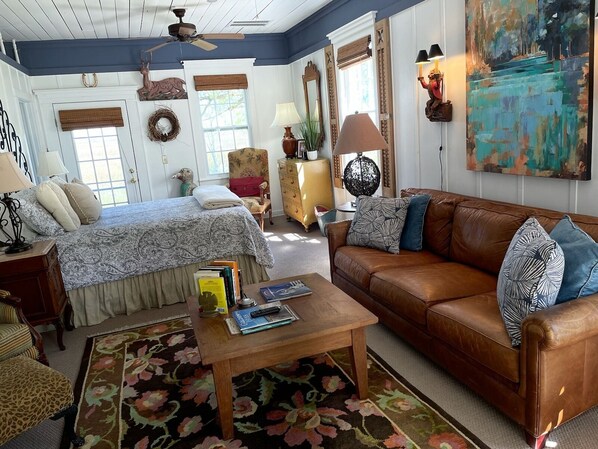 1 bedroom, iron/ironing board, free WiFi, bed sheets - The Cottage (St. Marys)