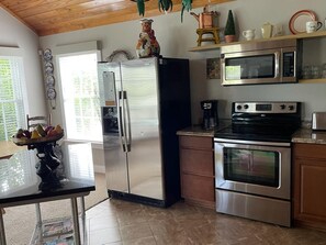 Private kitchen - The Cottage (St. Marys)