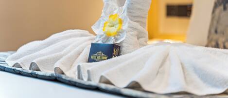 Bộ đồ giường cao cấp, minibar, truy cập Internet không dây miễn phí