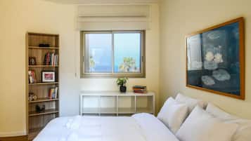 4 bedrooms, iron/ironing board, free WiFi