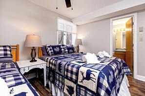 7 bedrooms, desk, iron/ironing board, free WiFi - The Getaway at Wintergreen Resort (Wintergreen Resort)