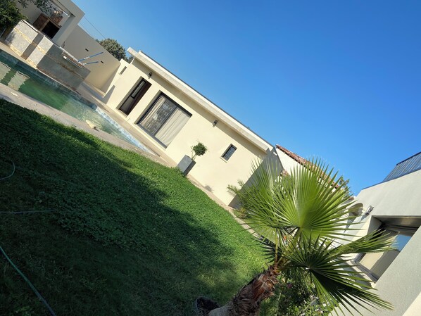Outdoor pool - Studio au Cœur des Vignes (Bédarrides)