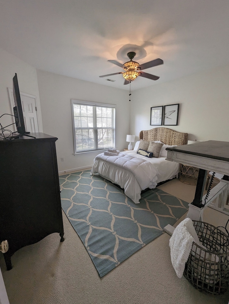 Southern charm meets Lake Norman/CLT Cornelius Vrbo
