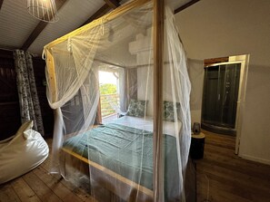 3 quartos, ferros/tábuas de passar roupa, Wi-Fi, roupa de cama