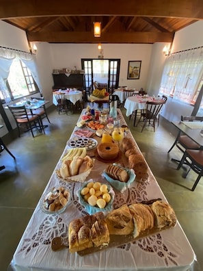 Free daily self-serve breakfast