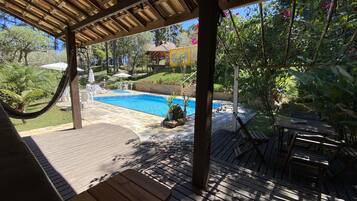 2 piscinas externas