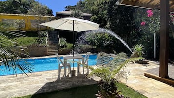2 udendørs pools